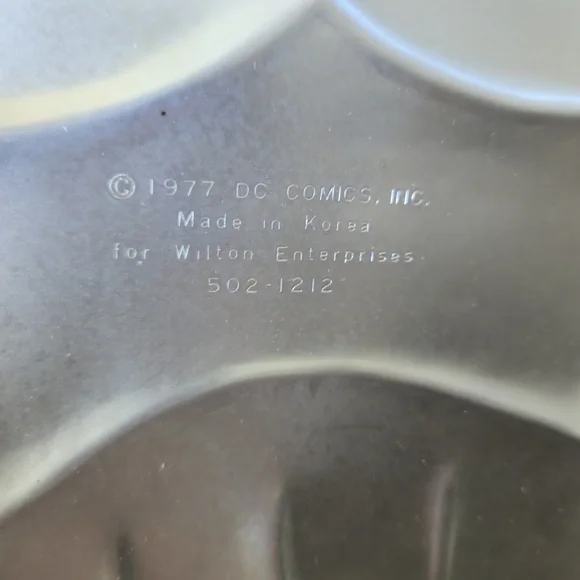 Wilton Vintage 1977 DC Comics Superhero Cake Pan Set Superman Batman All Inserts - Picture 5 of 10